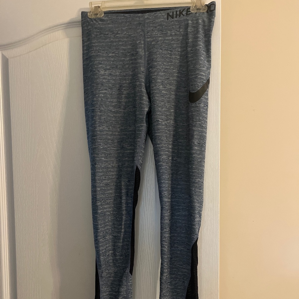 Nike leggings